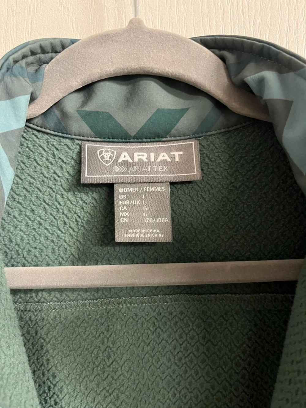 Ariat New Team Softshell Print Geo-Pattern Full-Zip Jacket - Picture 6 of 8